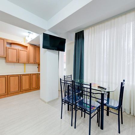 Catherine Hotel Chisinau Bagian luar foto