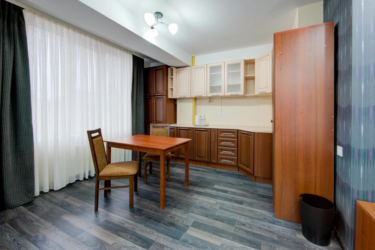 Catherine Hotel Chisinau Bagian luar foto