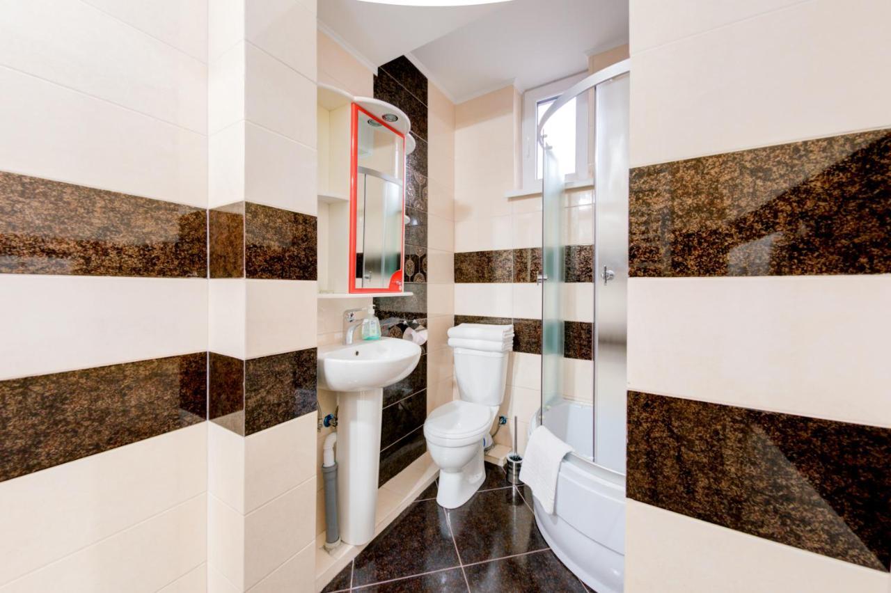 Catherine Hotel Chisinau Bagian luar foto