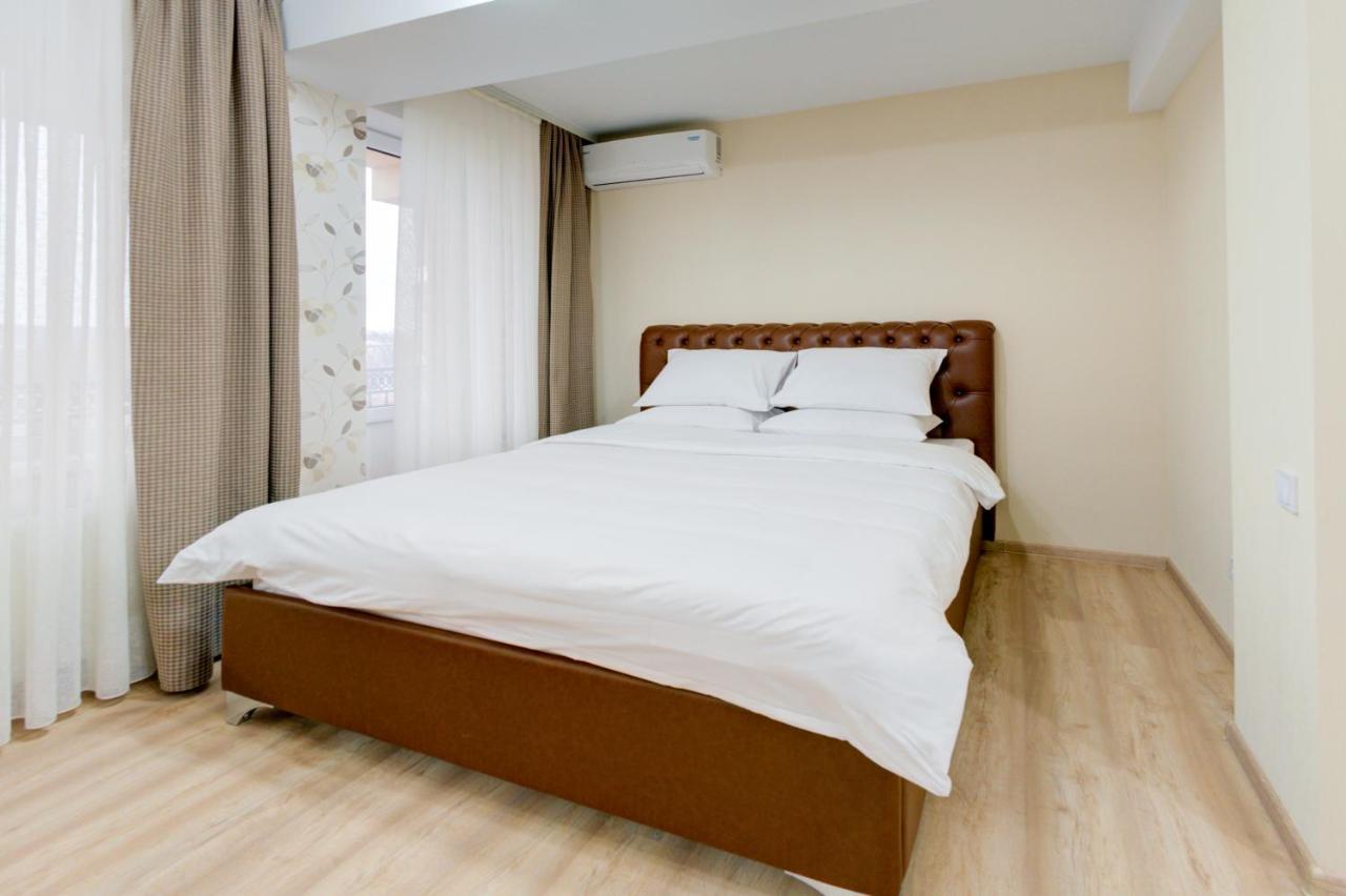 Catherine Hotel Chisinau Bagian luar foto